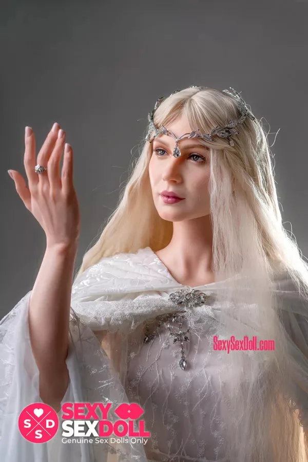 Galadriel love doll